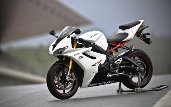 Triumph Daytona 675