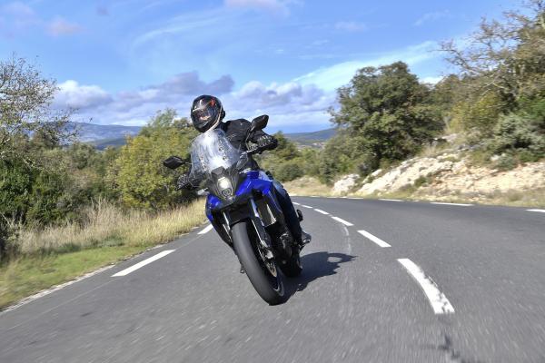 Suzuki V-Strom 800 RE - riding