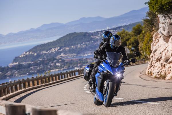 GSX-S1000GT riding on a coastal road