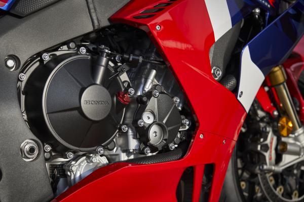 Honda CBR1000RR-R SP Visordown Review