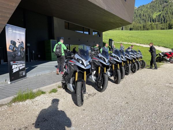 Energica Experia (2022) review | Touring on the new Experia