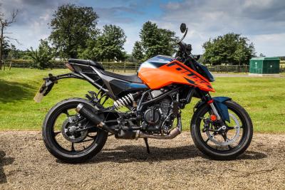 KTM 125 Duke Review