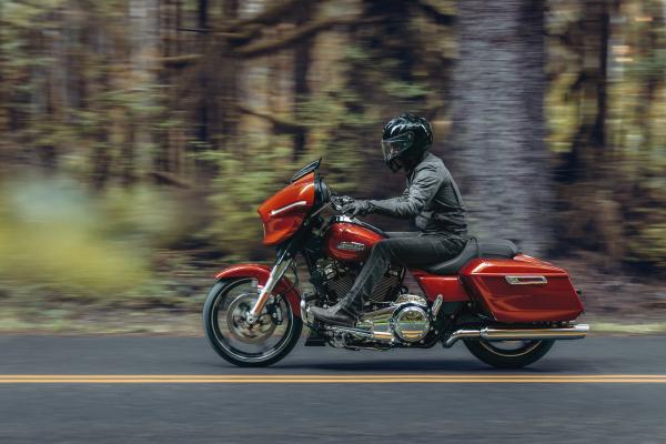 Harley-Davidson Street Glide - riding