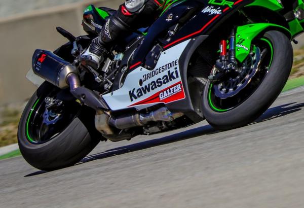 Riding on track on a Kawasaki ZX-10R Ninja 