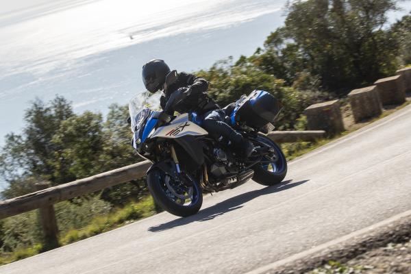 Suzuki GSX-S1000GX - riding