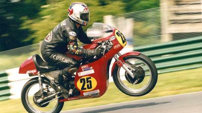 Glen English racing a 1962 Matchless G50