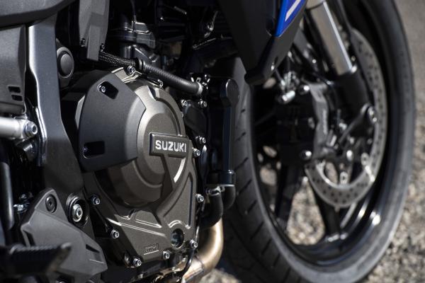 Suzuki V-Strom 800 RE - engine