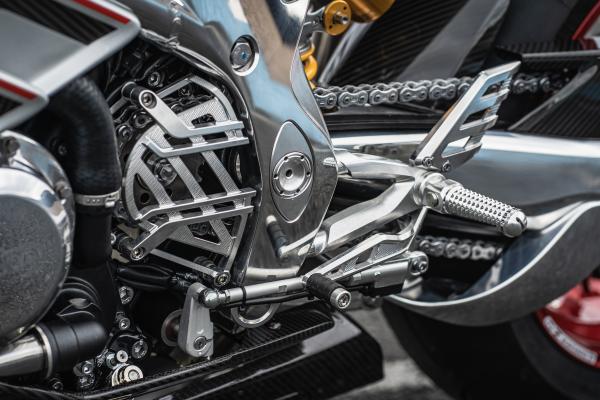 Norton's new V4SV billet aluminium footrests